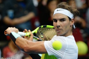 包含大比分获胜首场状态出色，TL观众沸腾！，纳达尔重返赛场赢得满堂喝彩的词条